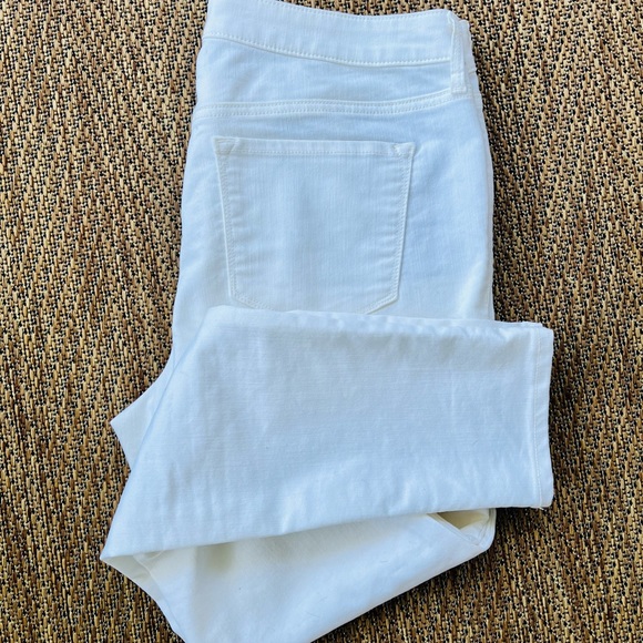 Woman’s Old Navy Rockstar jeans 14R - Picture 5 of 6